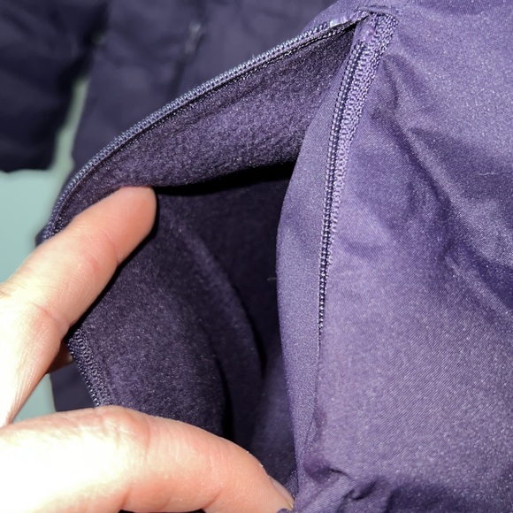 Grape Purple Lightweight Puff Jacket Women’s Size Large Packs into Pouch & Hood - Picture 6 of 14
